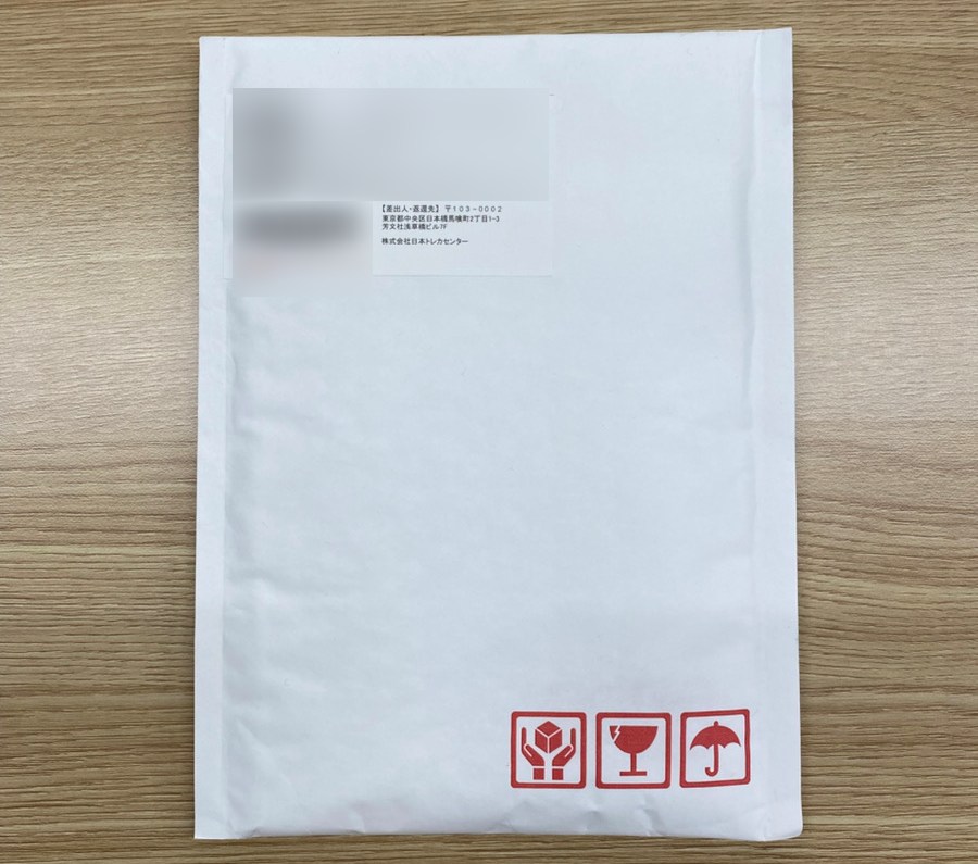 日本トレカセンターから届いた荷物