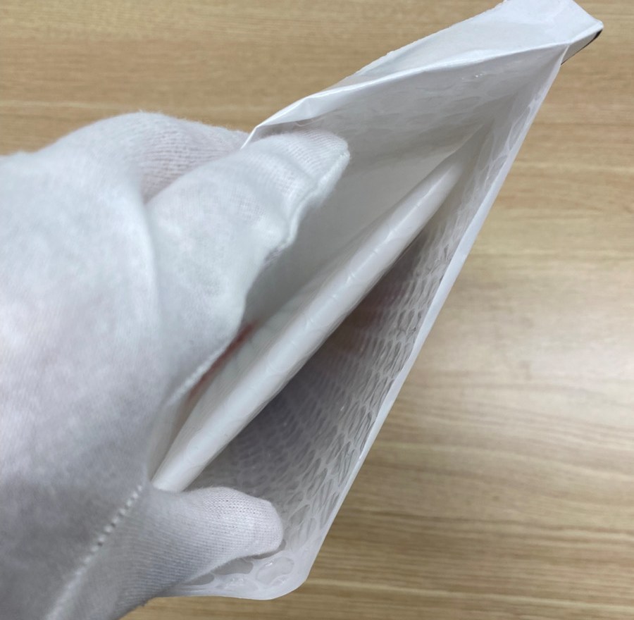 日本トレカセンターから届いた荷物